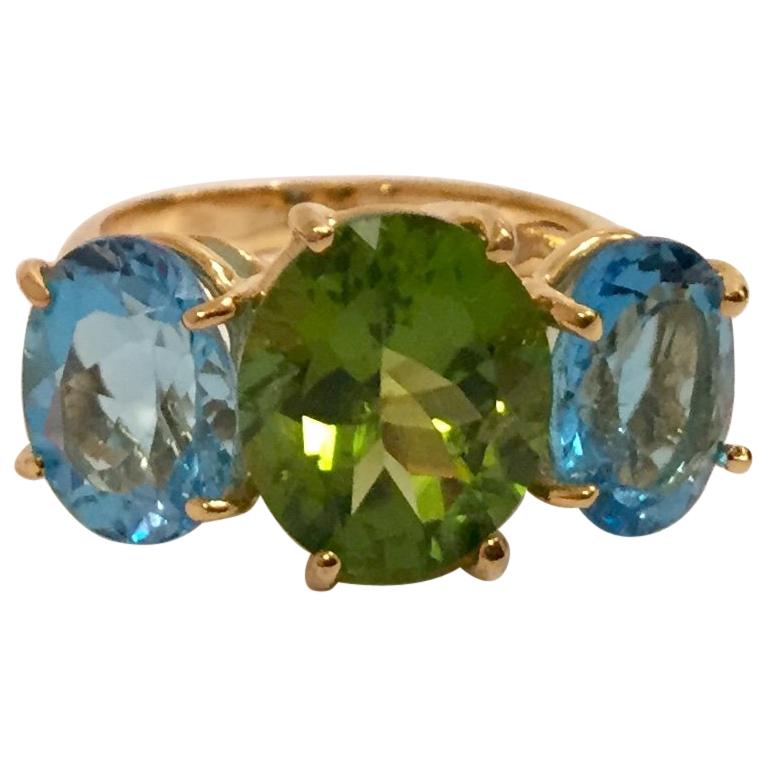 Medium 18 Karat Yellow Gold GUM DROP™ Ring with Peridot and Blue Topaz - Without Diamonds