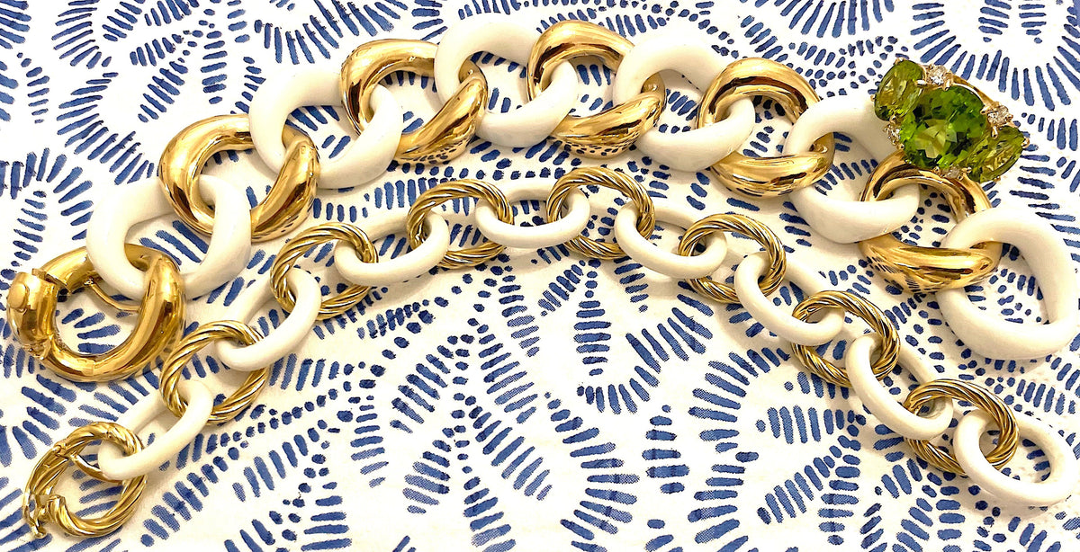 Elegant Alternating Yellow Gold Twist and Black Jade Link Bracelet