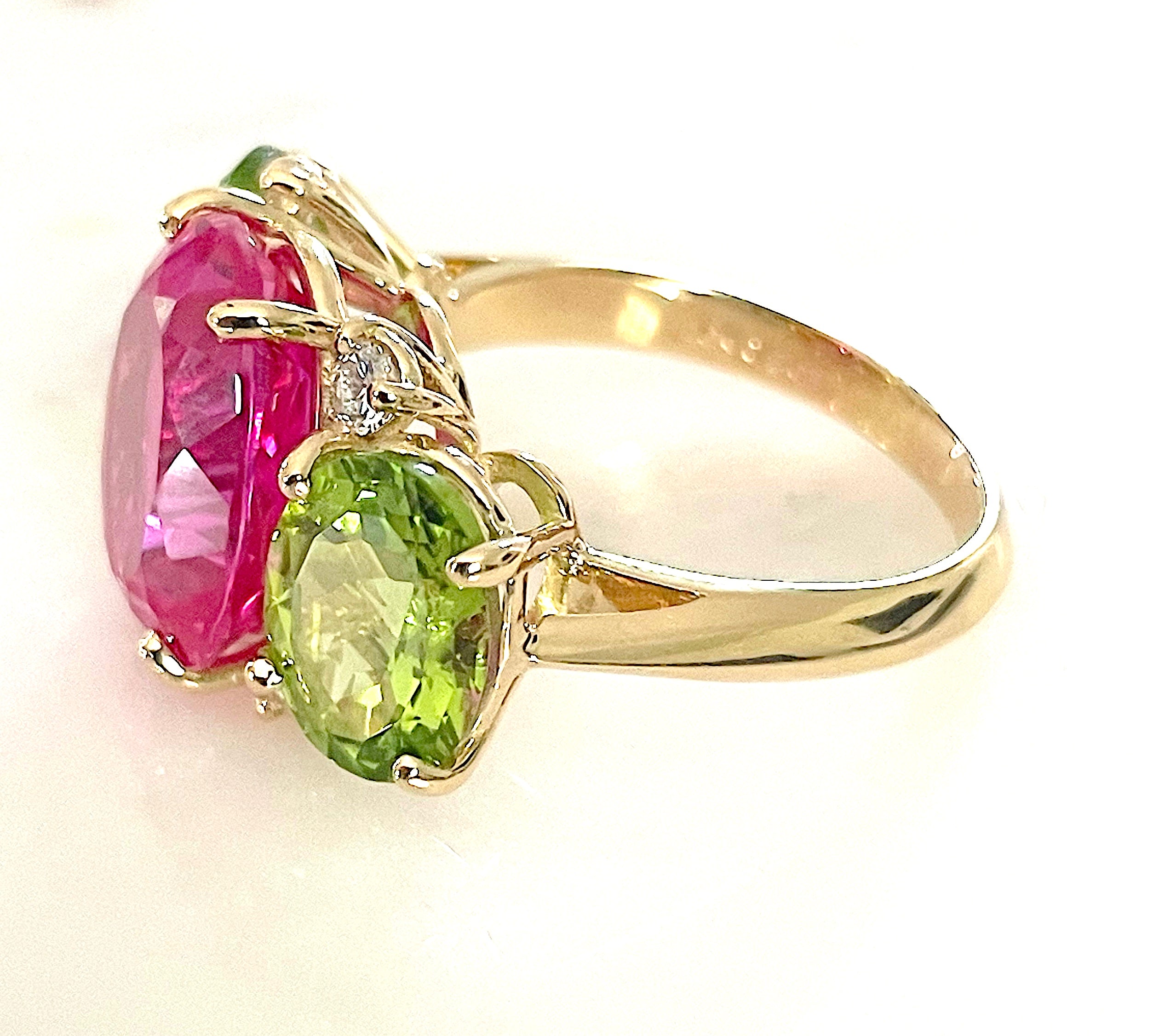 Medium 18 Karat Yellow Gold GUM DROP™  Ring with Peridot and Blue Topaz - Without Diamonds