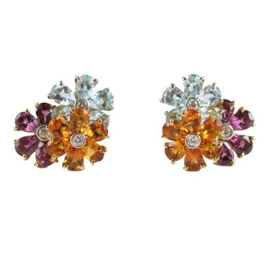 18kt White gold Three Flower Cluster Earring